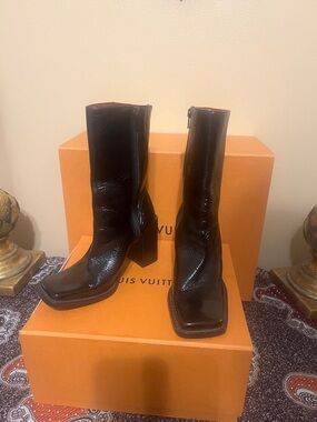 Luichiny Vintage Luichiny 100% Leather
Heeled Boots - Size 6M